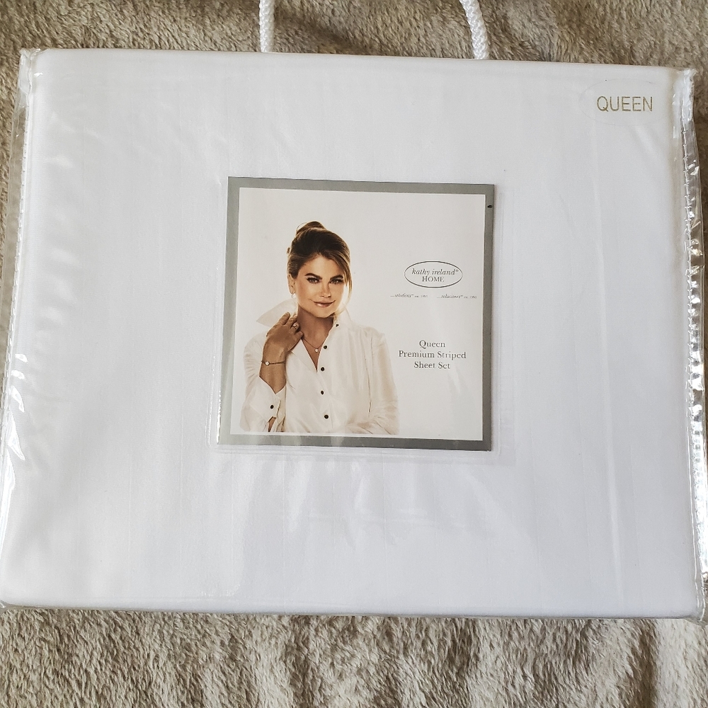 Queen sheet set